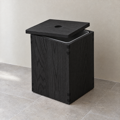 Lidded bathroom bin in black-stained ash
